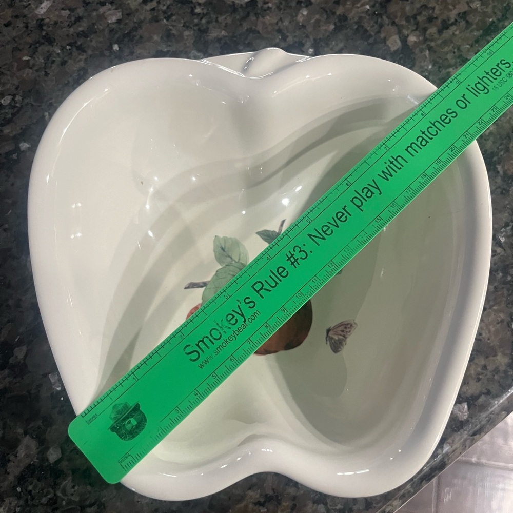 Pfaltzgraff Delicious apple shaped bowl - Picture 5 of 6